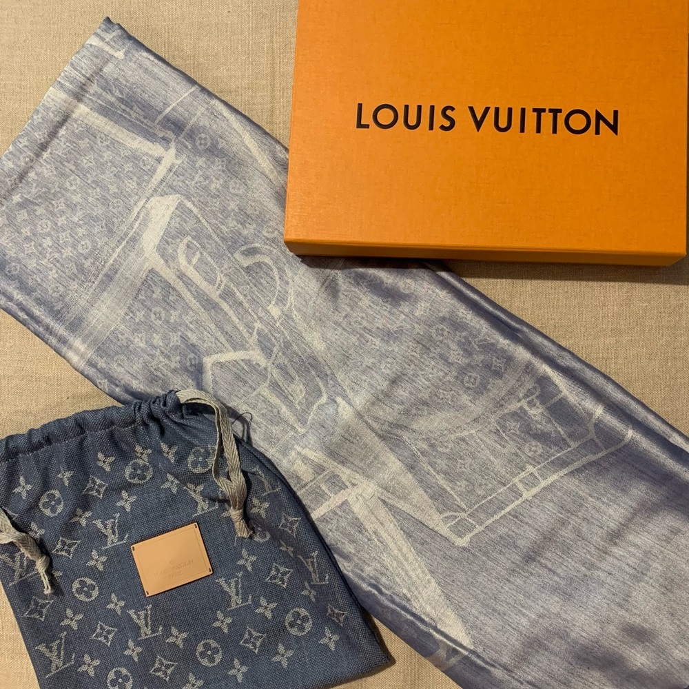 LOUIS VUITTON Limited, Monogram Trunk, Denim Blue Silk Shawl, Scarf, Stole, NWT - Picture 6 of 17